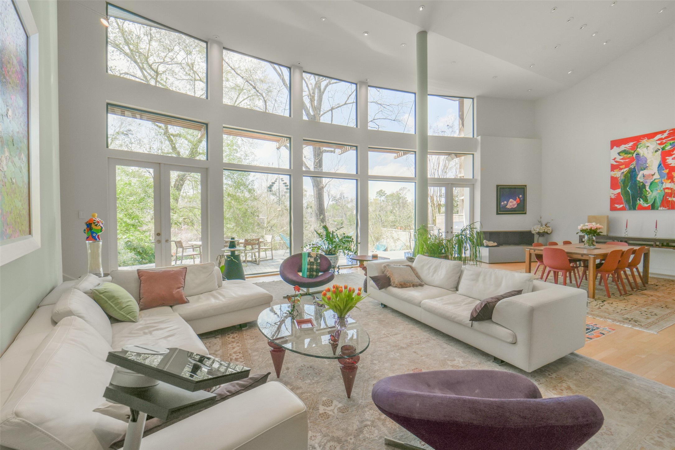 15 Hudson Circle Houston, TX 77024 - Photo 6 of 50 a living room with furniture and a large window
