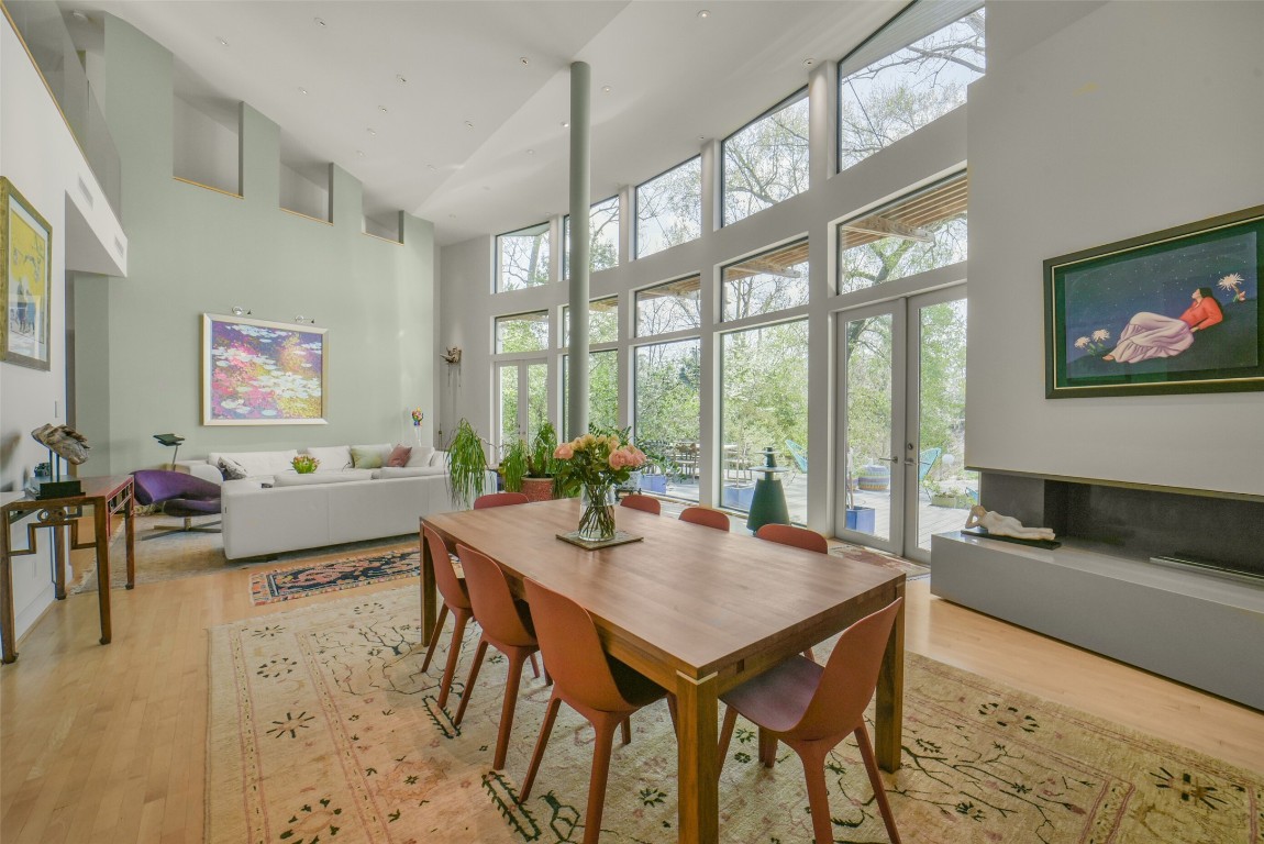 15 Hudson Circle Houston, TX 77024 - Photo 7 of 50