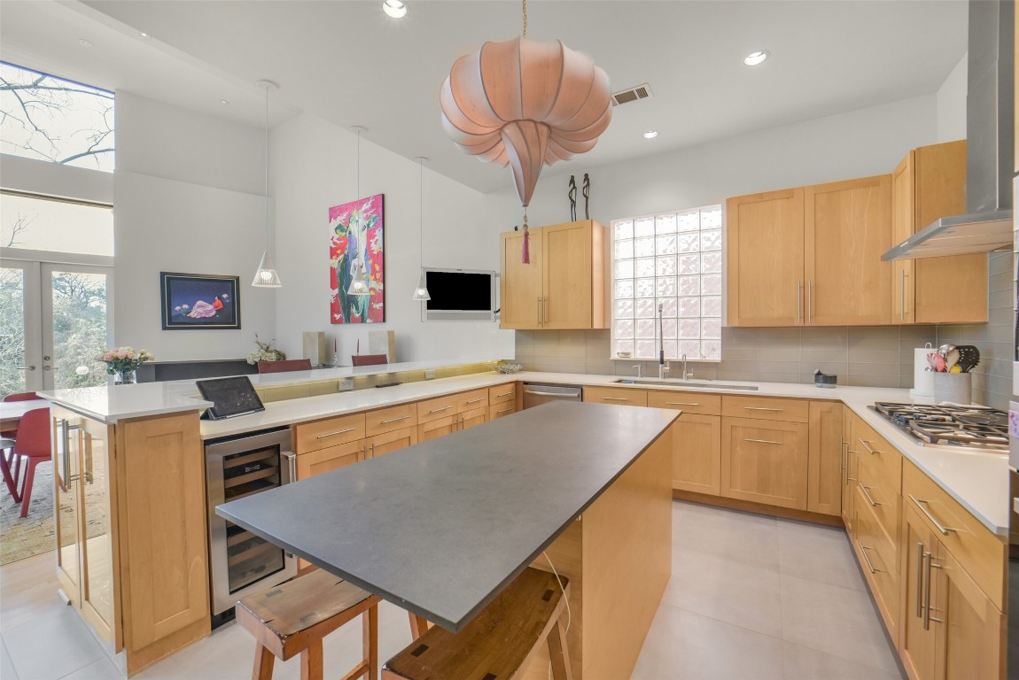 15 Hudson Circle Houston, TX 77024 - Photo 10 of 50