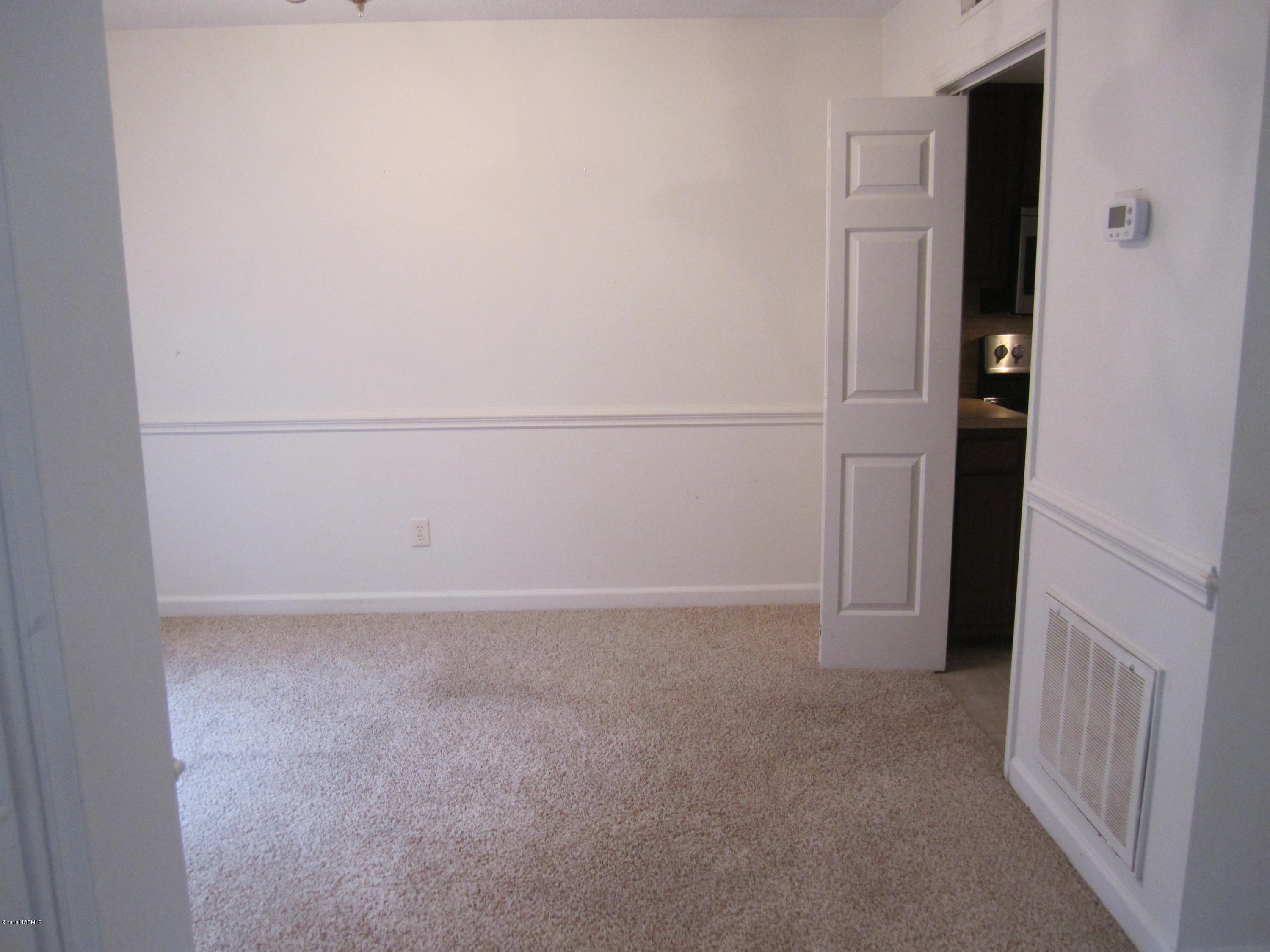 1910 Quail Ridge Road, Unit G Greenville, NC 27858 - Photo 5 of 22 Dining Area 2