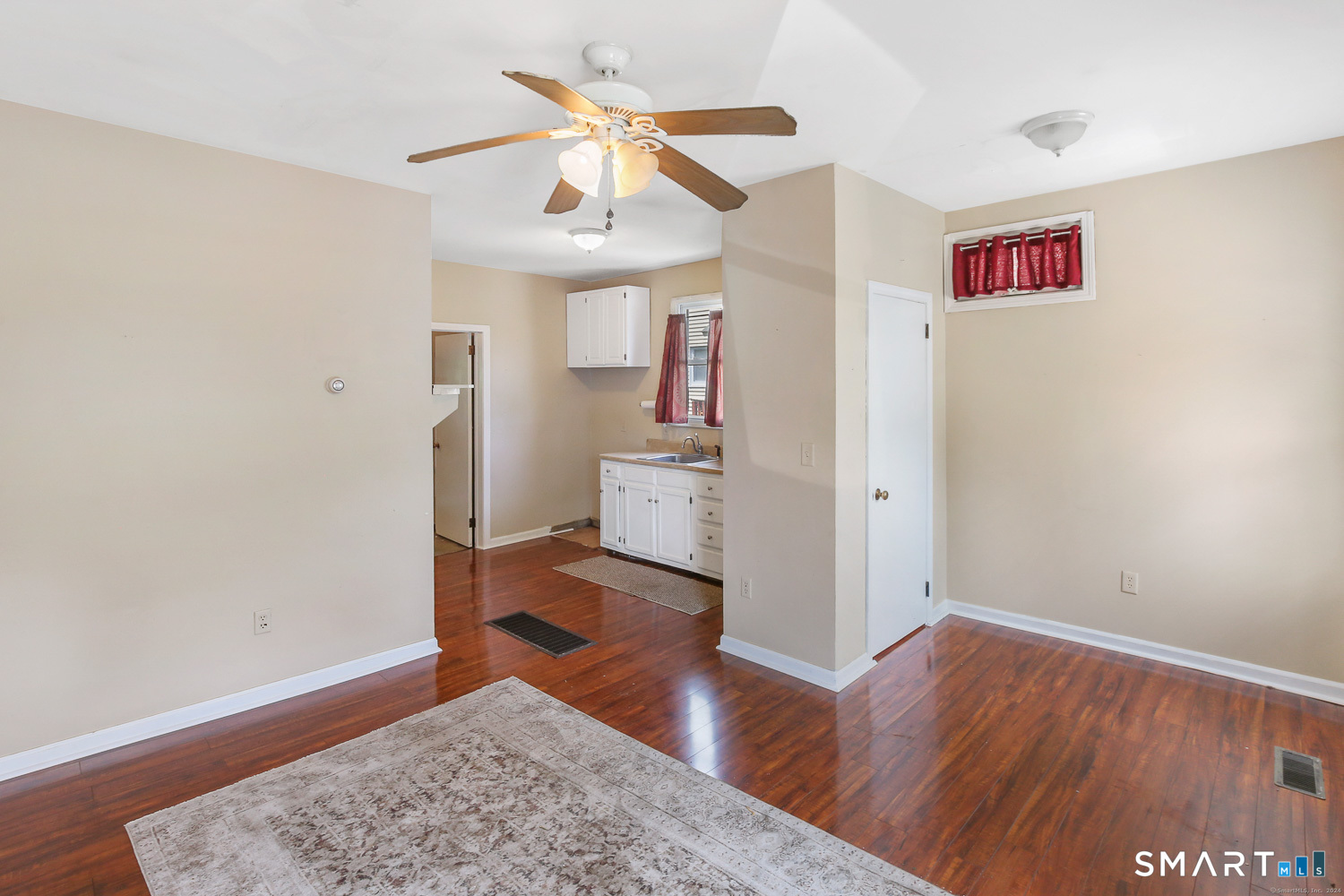 385 Putnam Pike Killingly, CT 06241 - Photo 17 of 36