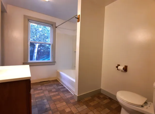 $499,900 | 140 Ragged Hill Road, Pomfret, CT 06259