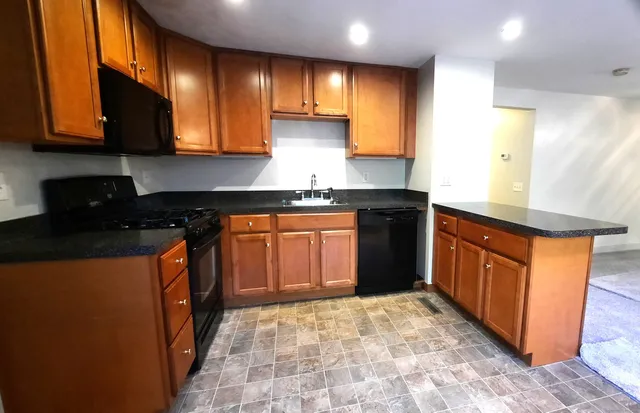 $499,900 | 140 Ragged Hill Road, Pomfret, CT 06259