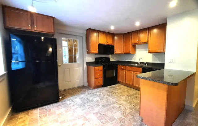 $499,900 | 140 Ragged Hill Road, Pomfret, CT 06259