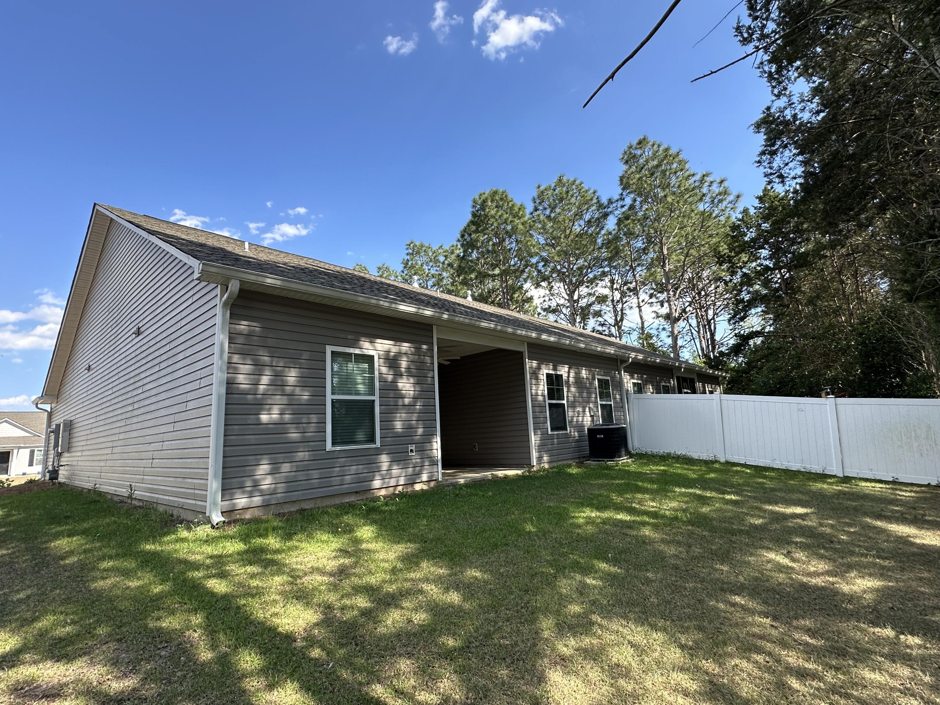 390 Conifer Street Sumter, SC 29154 - Photo 3 of 21