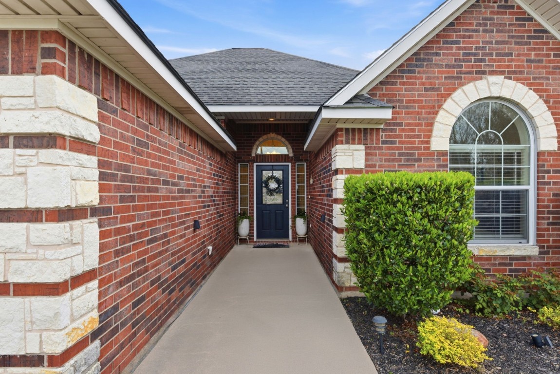 232 North Dixie Street Brenham, TX 77833 - Photo 5 of 41