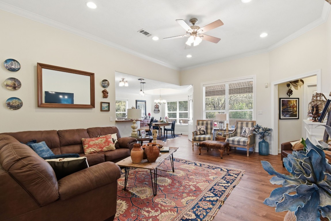 232 North Dixie Street Brenham, TX 77833 - Photo 9 of 41