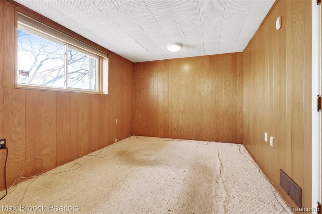 6765 Meadowlake Road Bloomfield Hills, MI 48301 - Photo 20 of 29 dsc01710-dsc01714.jpg