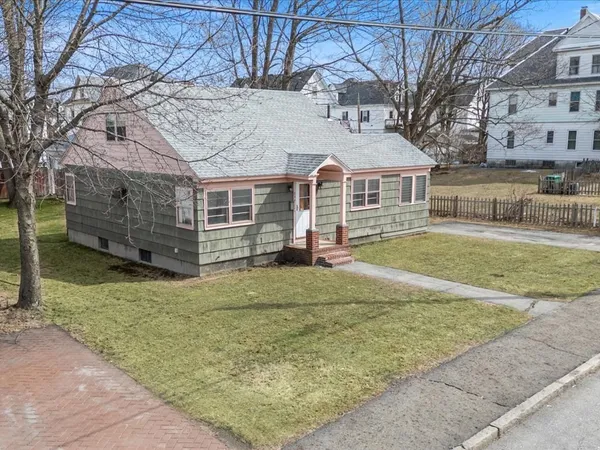 $395,000 | 234 Foster Street, Lowell, MA 01851