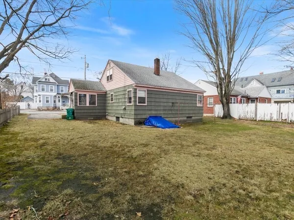 $395,000 | 234 Foster Street, Lowell, MA 01851