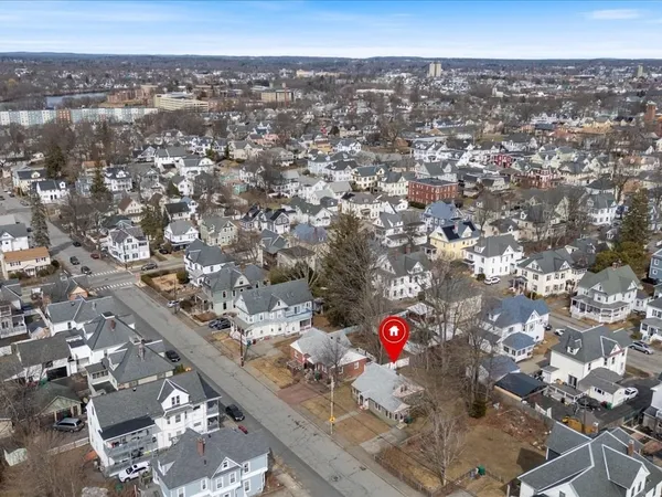 $395,000 | 234 Foster Street, Lowell, MA 01851