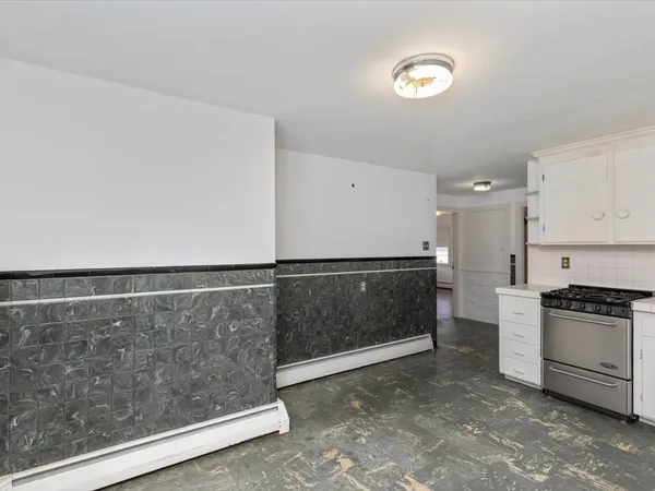 $395,000 | 234 Foster Street, Lowell, MA 01851