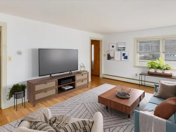 $395,000 | 234 Foster Street, Lowell, MA 01851