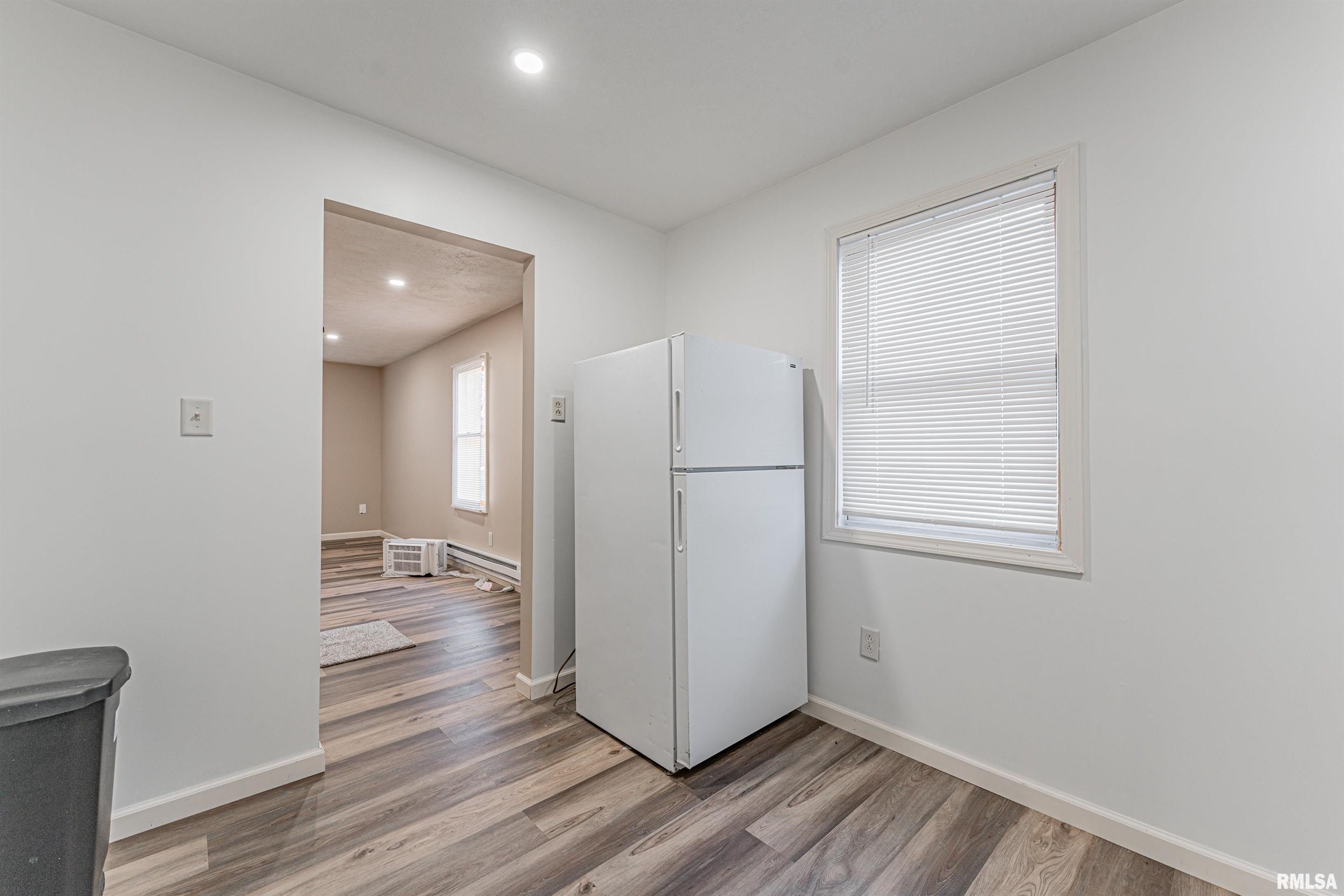 608 6th Street Lincoln, IL 62656 - Photo 12 of 15