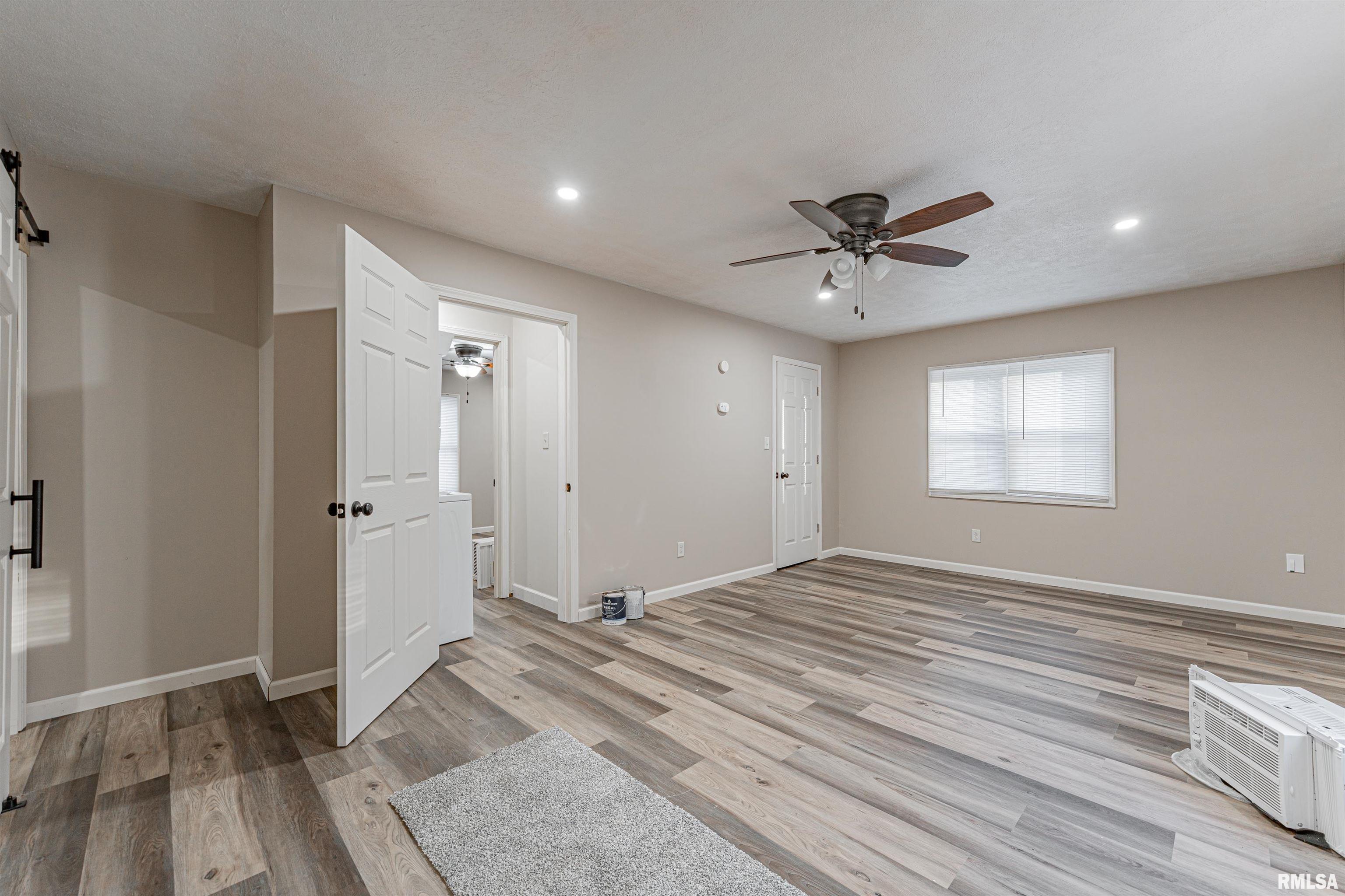 608 6th Street Lincoln, IL 62656 - Photo 13 of 15