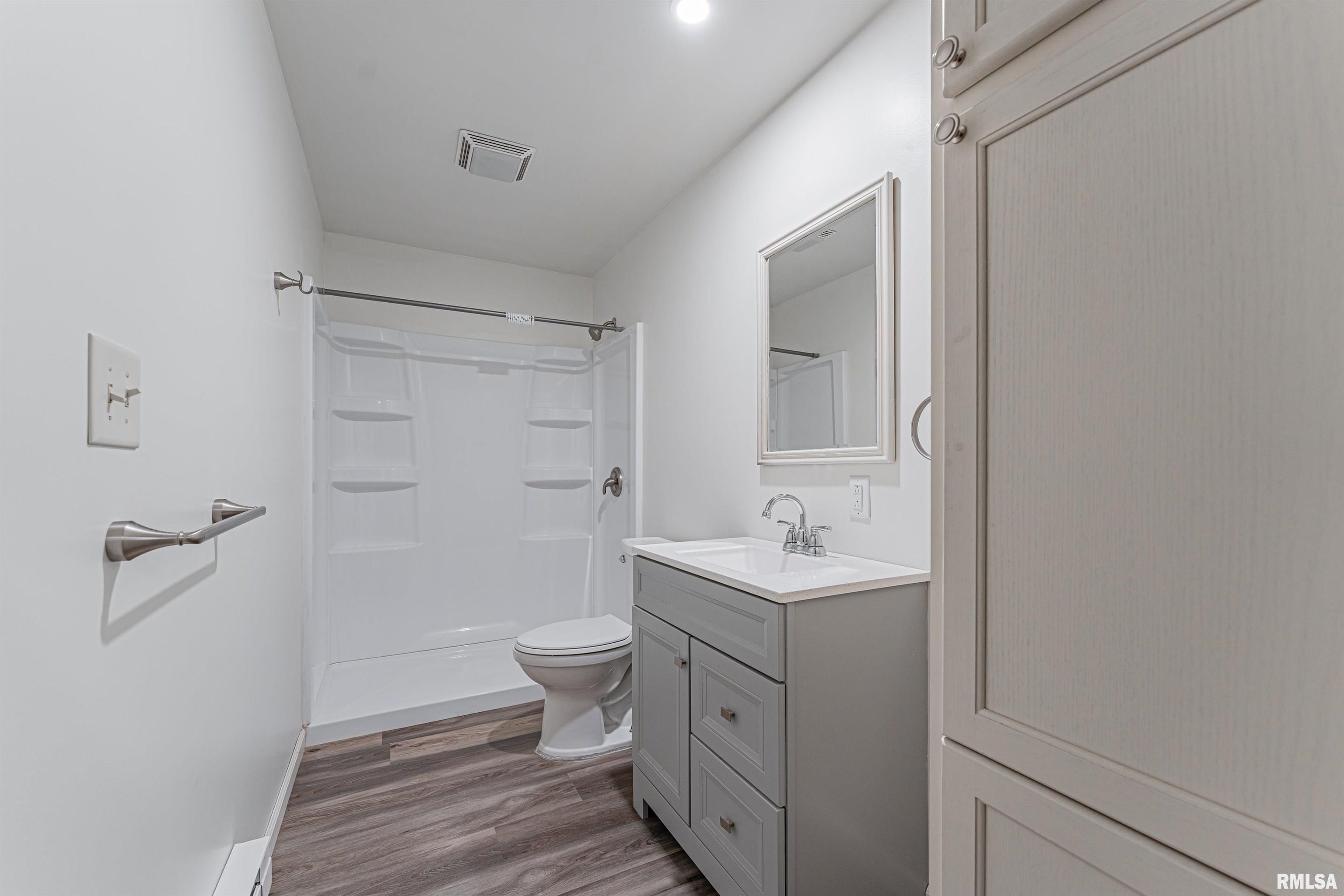 608 6th Street Lincoln, IL 62656 - Photo 15 of 15