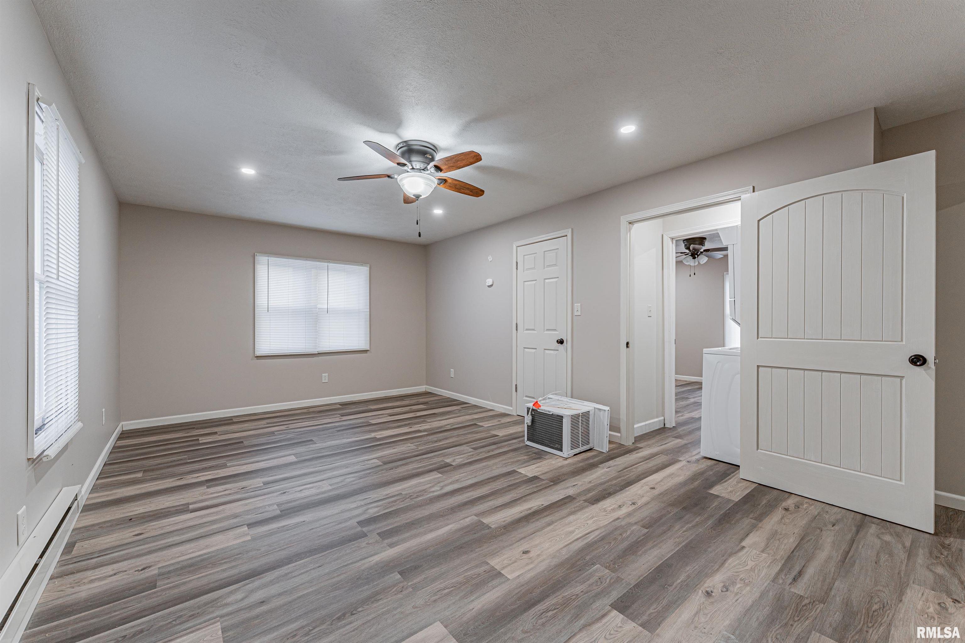 608 6th Street Lincoln, IL 62656 - Photo 6 of 15