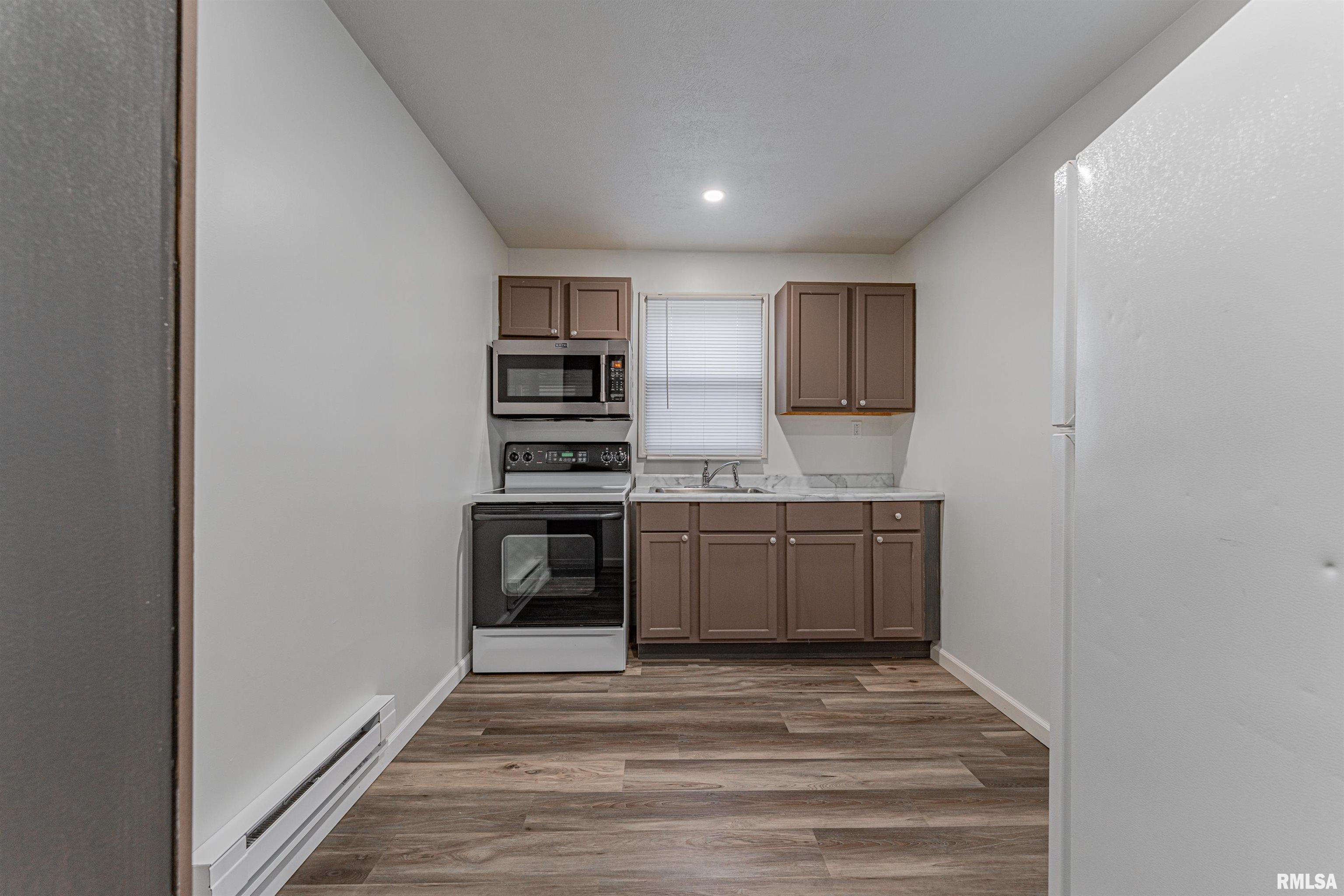 608 6th Street Lincoln, IL 62656 - Photo 8 of 15