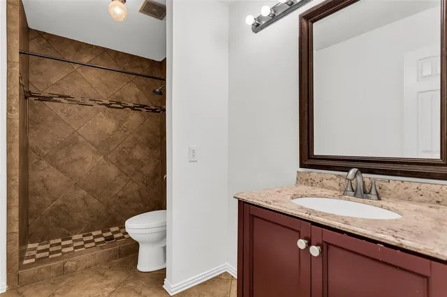 $2,950 | 6902 Amesbury Lane, Rowlett, TX 75089