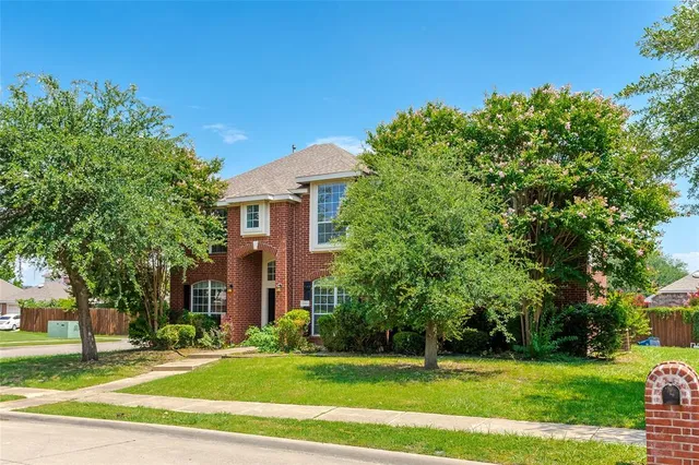 $2,950 | 6902 Amesbury Lane, Rowlett, TX 75089
