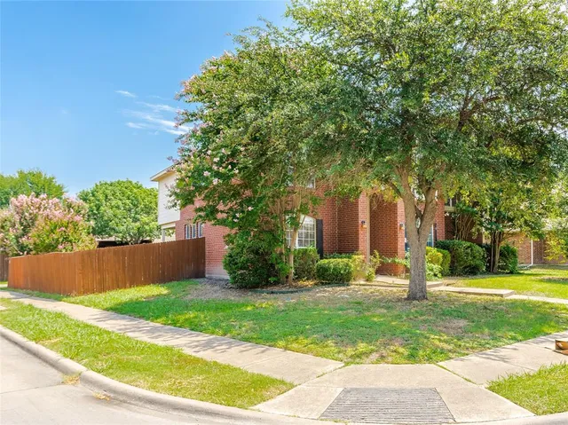 $2,950 | 6902 Amesbury Lane, Rowlett, TX 75089