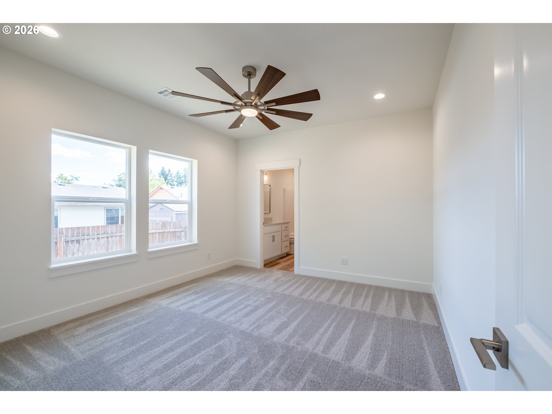 730 East Elmore Street Lebanon, OR 97355 - Photo 14 of 40