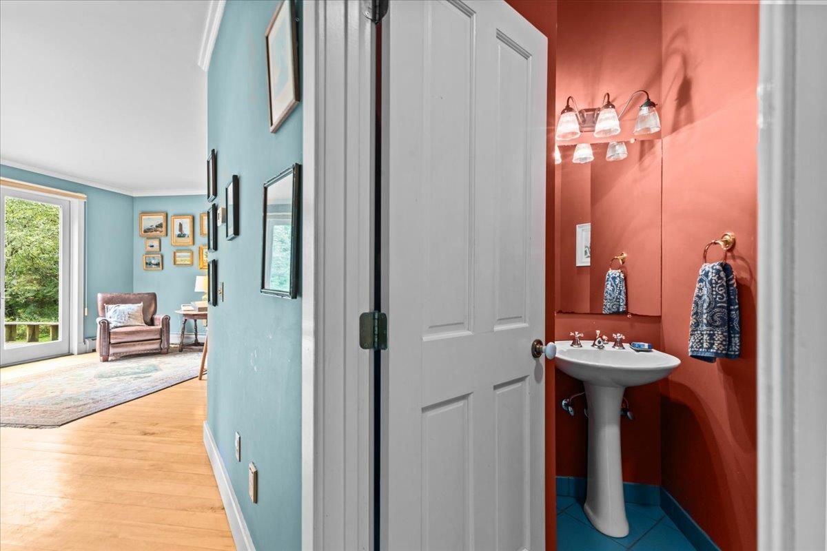 77 Alger Road Stowe, VT 05672 - Photo 6 of 39