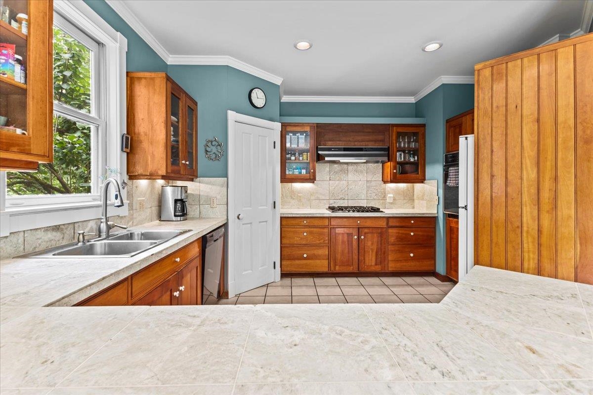 77 Alger Road Stowe, VT 05672 - Photo 9 of 39