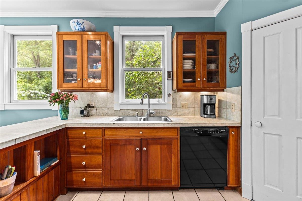 77 Alger Road Stowe, VT 05672 - Photo 10 of 39