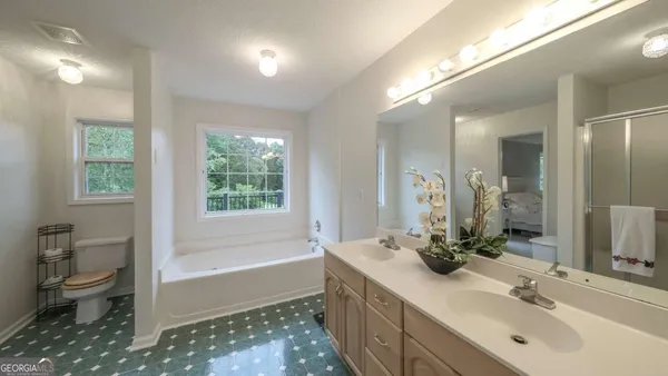 a view of a room with an empty space