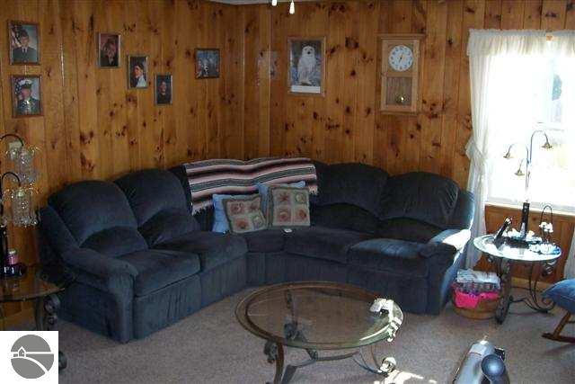 5977 North Black River Road Cheboygan, MI 49721 - Photo 8 of 12 1698601-7.JPG