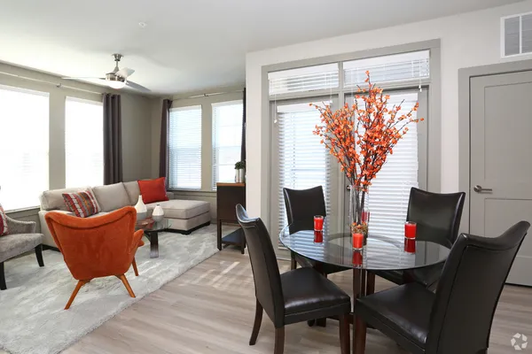$3,249 | 680 East Algonquin Road, Unit 1101, Schaumburg, IL 60173