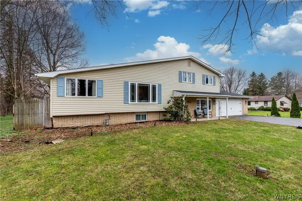 $447,500 | 11849 Boncliff Drive, Alden, NY 14004