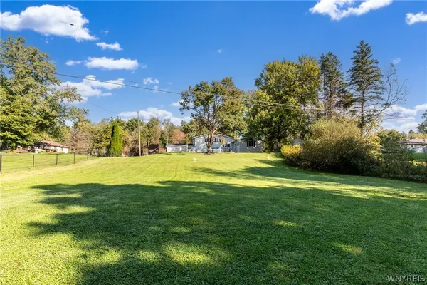 $447,500 | 11849 Boncliff Drive, Alden, NY 14004