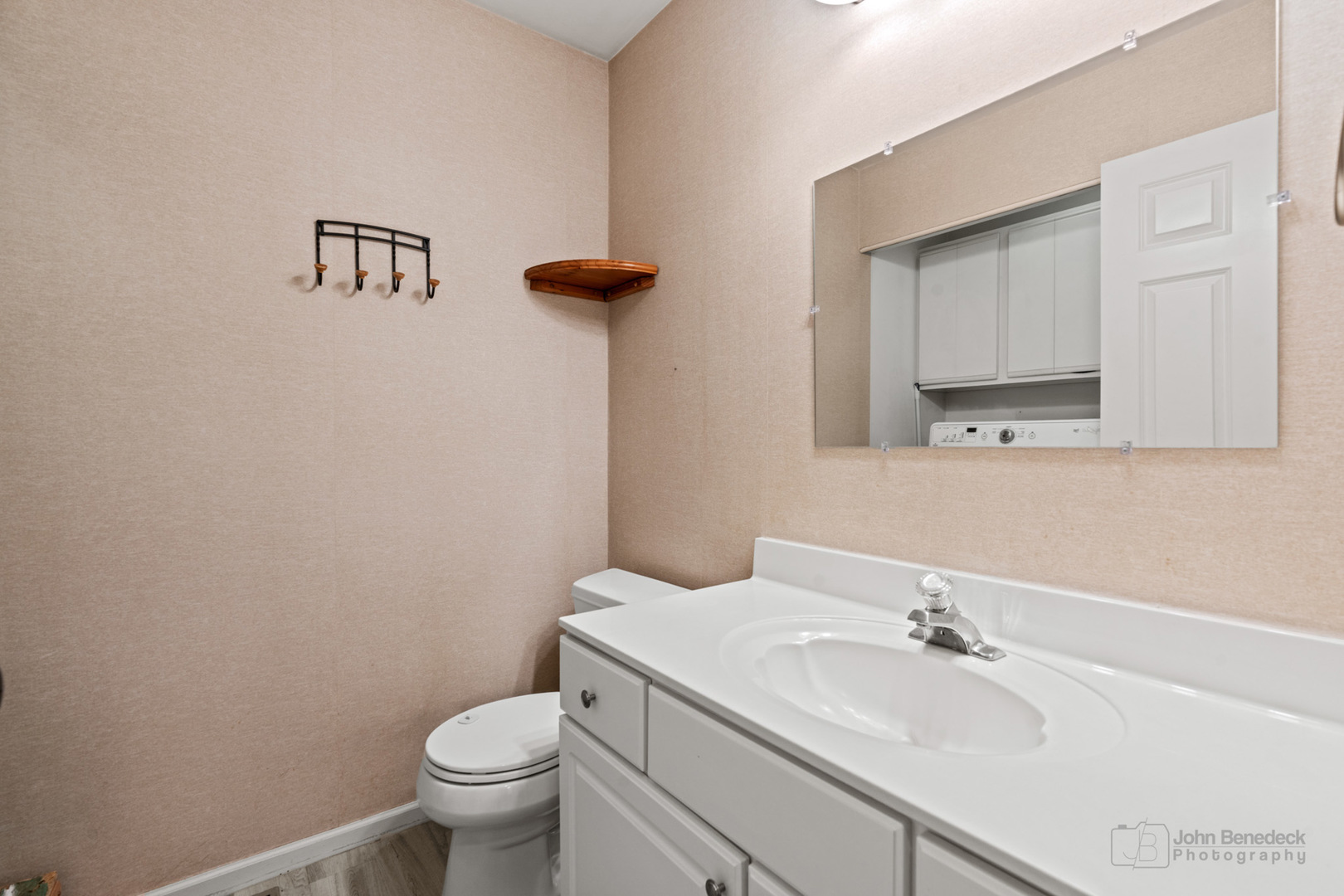 3620 Lakeview Drive Algonquin, IL 60102 - Photo 20 of 25 a bathroom with a granite countertop toilet sink and mirror