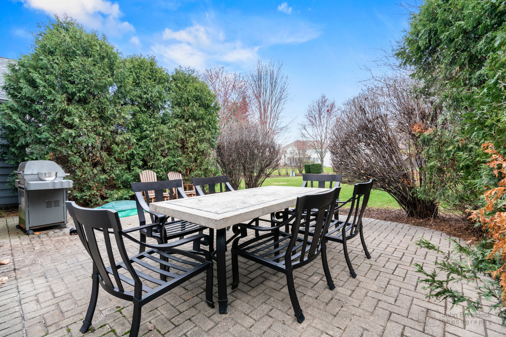 3620 Lakeview Drive Algonquin, IL 60102 - Photo 22 of 25 a view of a backyard with table and chairs