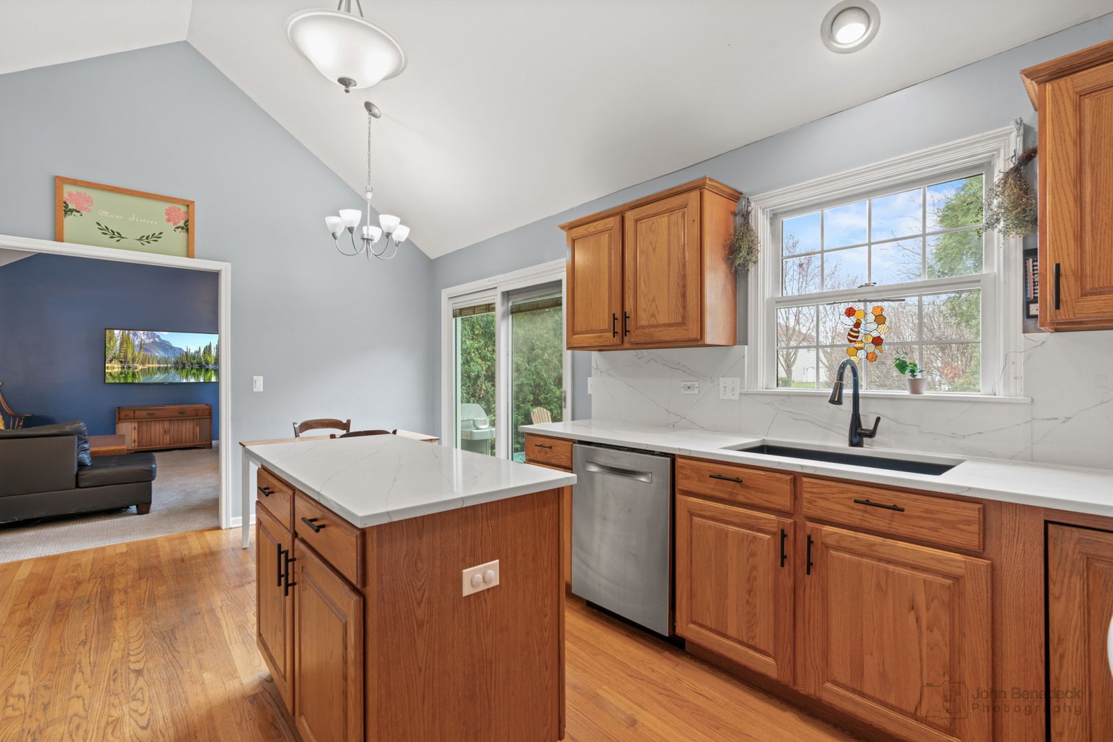 3620 Lakeview Drive Algonquin, IL 60102 - Photo 9 of 25 a kitchen with a sink stove and cabinets