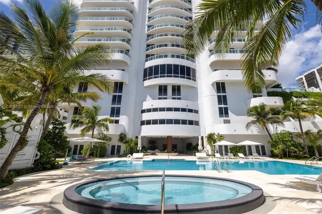 $2,899,000 | 6365 Collins Avenue, Unit 2703, Miami Beach, FL 33141