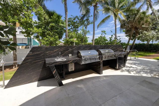 $2,899,000 | 6365 Collins Avenue, Unit 2703, Miami Beach, FL 33141