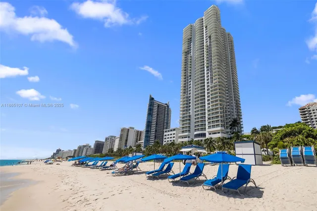 $2,899,000 | 6365 Collins Avenue, Unit 2703, Miami Beach, FL 33141