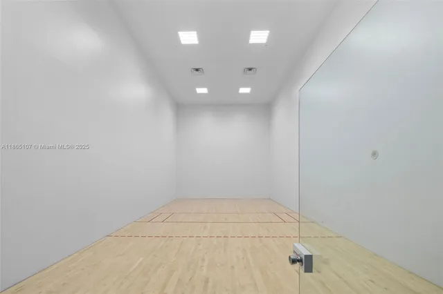 $2,899,000 | 6365 Collins Avenue, Unit 2703, Miami Beach, FL 33141