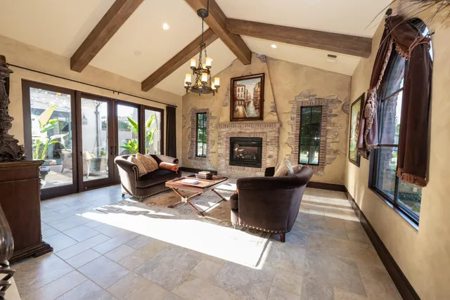 $2,247,700 | 1639 East Clubhouse Drive, Fresno, CA 93730