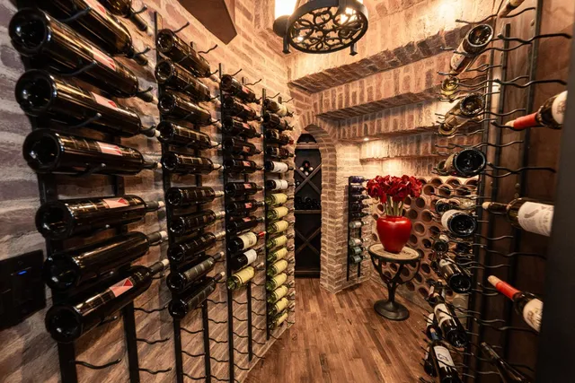 $2,247,700 | 1639 East Clubhouse Drive, Fresno, CA 93730