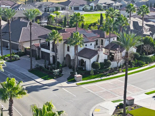 $2,247,700 | 1639 East Clubhouse Drive, Fresno, CA 93730