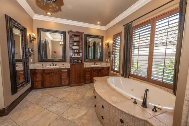 $2,247,700 | 1639 East Clubhouse Drive, Fresno, CA 93730