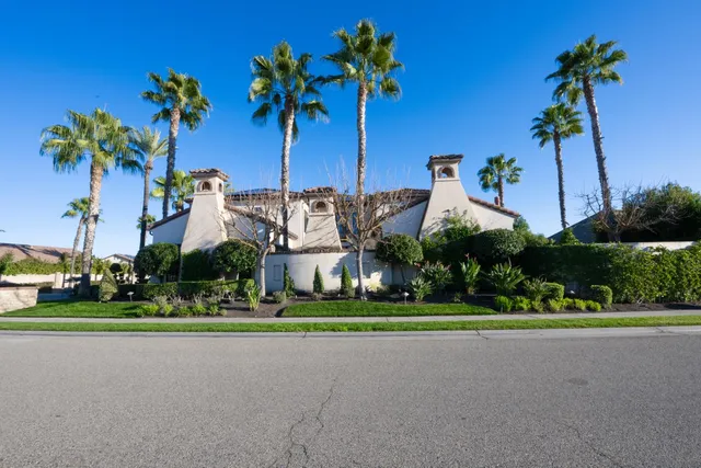 $2,247,700 | 1639 East Clubhouse Drive, Fresno, CA 93730
