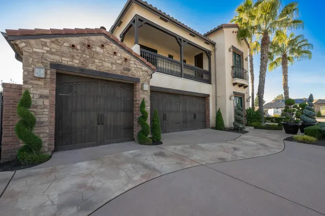 $2,247,700 | 1639 East Clubhouse Drive, Fresno, CA 93730
