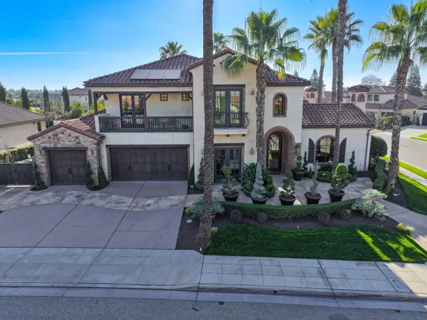 $2,247,700 | 1639 East Clubhouse Drive, Fresno, CA 93730