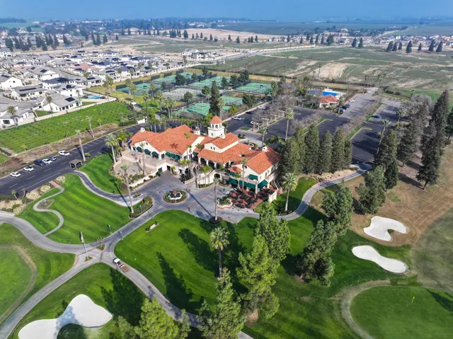 $2,247,700 | 1639 East Clubhouse Drive, Fresno, CA 93730