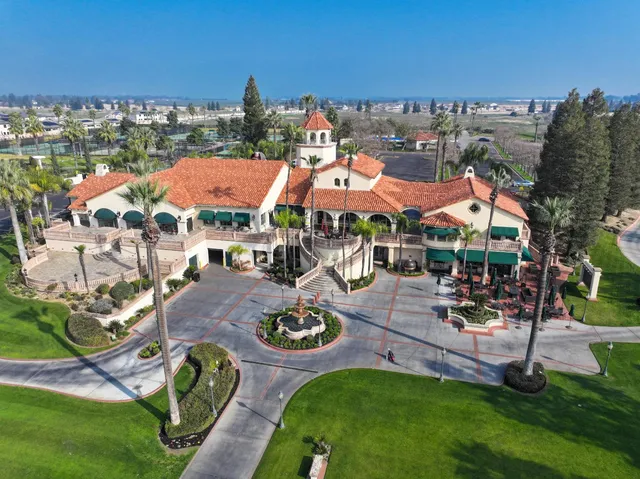 $2,247,700 | 1639 East Clubhouse Drive, Fresno, CA 93730